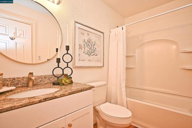 1250 Saint Louis Drive, Concord CA: https://media.crmls.org/mediaz/005e418d-496f-4be8-89a1-96182367b570.jpg