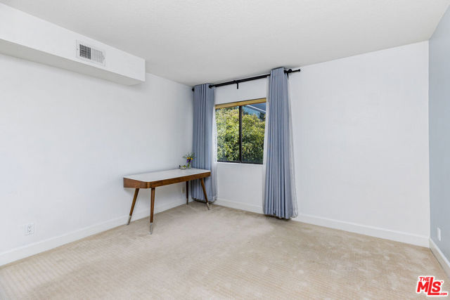 1633 S Bentley Avenue, Los Angeles CA: https://media.crmls.org/mediaz/005eed63-3ea9-4ec3-b8c3-85002f4fcac8.jpg