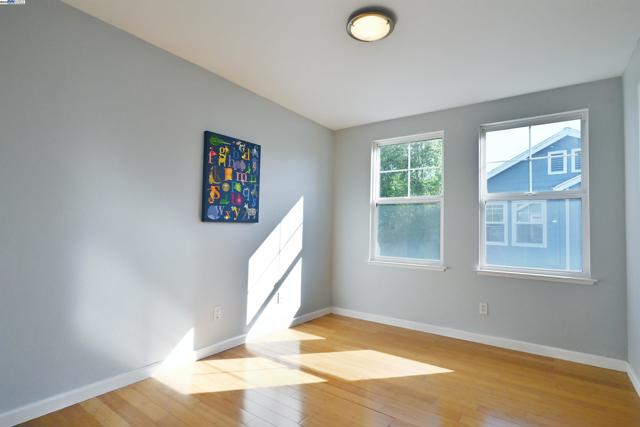 22894 Kingsford Way, Hayward CA: https://media.crmls.org/mediaz/005f1877-2b80-4982-8823-249b9661a075.jpg