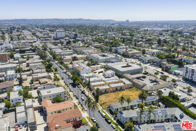1153 S Bronson Avenue, Los Angeles CA: https://media.crmls.org/mediaz/005f4d2c-c21d-4602-ad70-5fc4f32e1d36.jpg