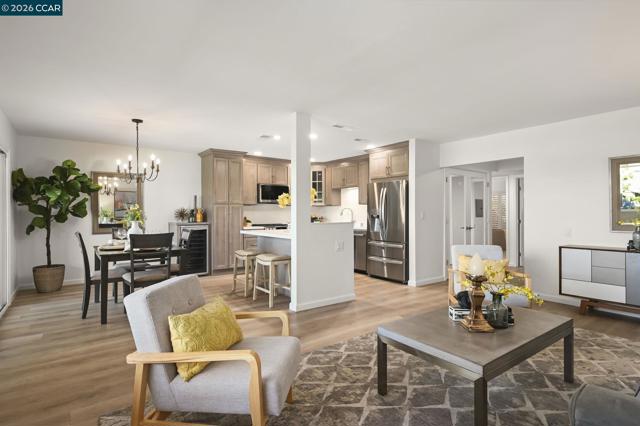 1508 Canyonwood Ct, Walnut Creek CA: https://media.crmls.org/mediaz/005fa50e-4361-4d4c-be5c-37bfe5aecf7c.jpg