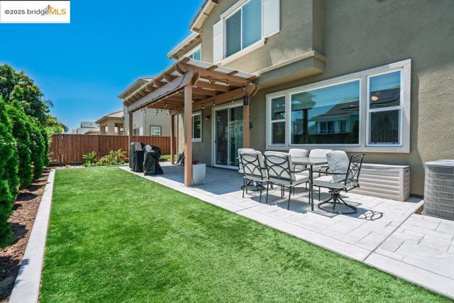 4670 Fuschia Way, Oakley CA: https://media.crmls.org/mediaz/005fc002-7815-4b02-aade-b793d75d24d1.jpg