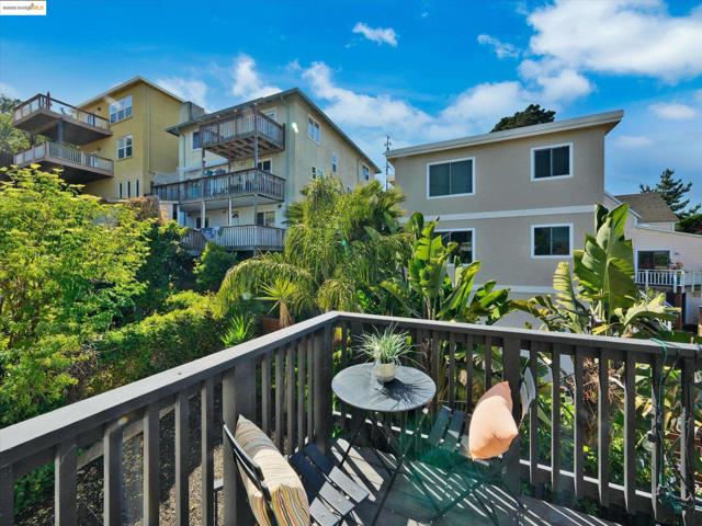 336 Washington Ave, Richmond CA: https://media.crmls.org/mediaz/00603198-edcd-4a35-8cb0-cb1b6712bde1.jpg