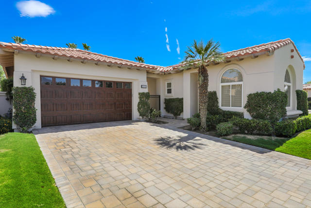 79840 Rancho La Quinta Drive, La Quinta CA: https://media.crmls.org/mediaz/00604aae-2338-40c4-97c3-cc32d10345cf.jpg