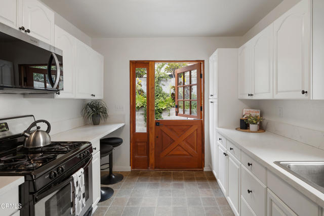 5345 Monterey Road, Los Angeles CA: https://media.crmls.org/mediaz/00618a68-5b16-4c24-9057-1aa24b10618b.jpg