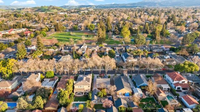 847 Willow Glen Way, San Jose CA: https://media.crmls.org/mediaz/0061cdc7-8a0f-4989-b0f3-ad7c44458c48.jpg