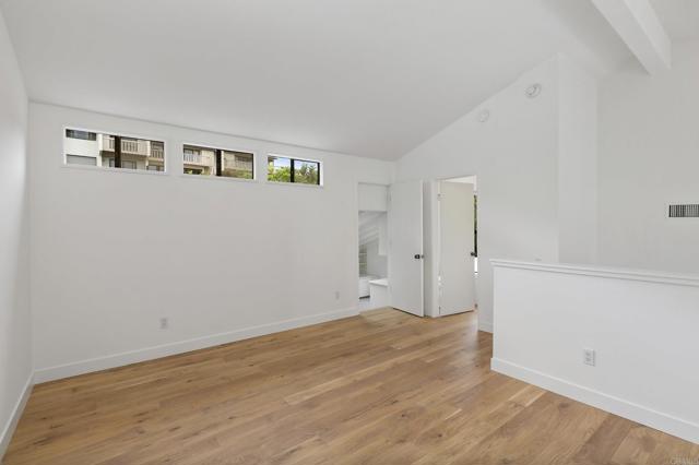 13208 Caminito Mar Villa, Del Mar CA: https://media.crmls.org/mediaz/0061e09a-3f89-49bb-bafd-199c4b46c8f9.jpg