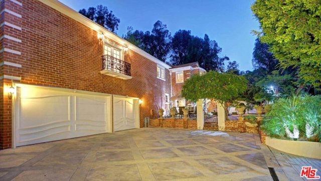 Drew Fenton | 725 N Faring Road Los Angeles CA | MLS: 7656668