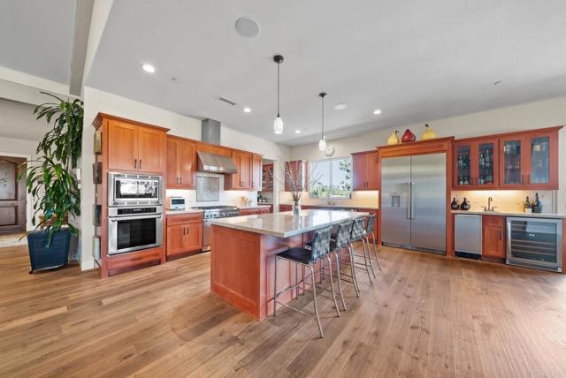 13495 Del Poniente Road, Poway CA: https://media.crmls.org/mediaz/00634364-56ca-4b57-9ae4-3b87617bcafc.jpg