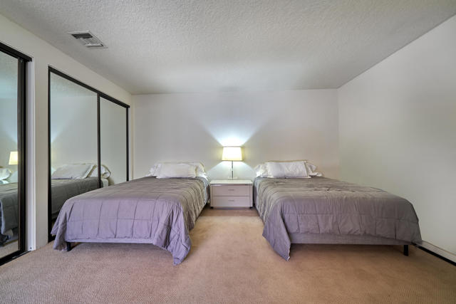 10317 Sunningdale Drive, Rancho Mirage CA: https://media.crmls.org/mediaz/0063db46-802a-4aaa-ac08-71be367eb923.jpg