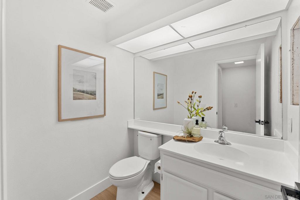 MLS #250029701SD img 25