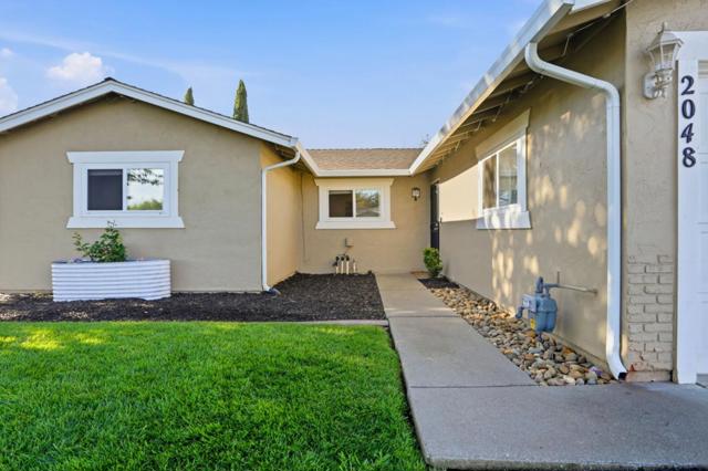 2048 Southwood Drive, Vacaville CA: https://media.crmls.org/mediaz/0063ed8f-219d-4454-976c-92744516b876.jpg