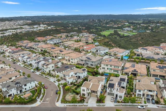 6190 Sagebrush Bend Way, San Diego CA: https://media.crmls.org/mediaz/0063f269-200d-4465-9609-b7dae002b817.jpg