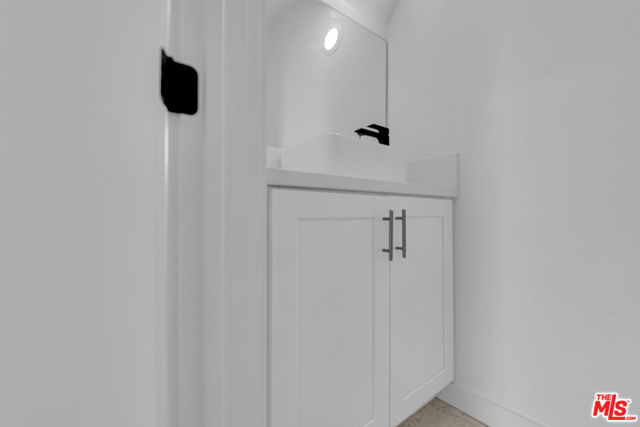 1254 9th Street, Santa Monica CA: https://media.crmls.org/mediaz/00640309-d321-4edc-810a-cd8e957852f6.jpg