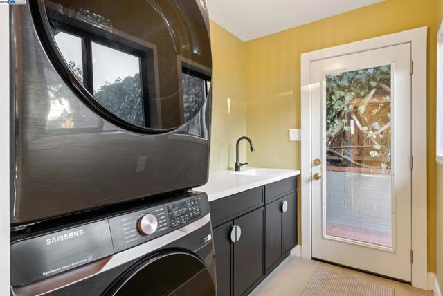 201 Amherst Ave, Kensington CA: https://media.crmls.org/mediaz/00647076-c59e-4726-b589-9cdcef594139.jpg