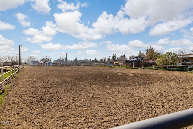 Detail Gallery Image 16 of 46 For 301 Sycamore Dr, Bakersfield,  CA 93308 - – Beds | – Baths