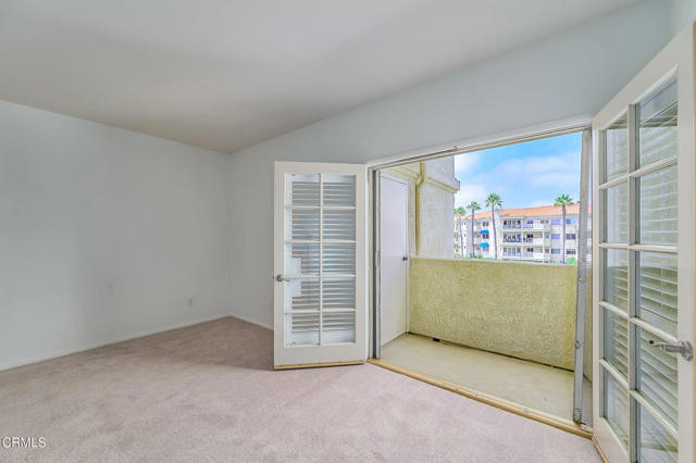 4229 Harbour Island Lane, Oxnard CA: https://media.crmls.org/mediaz/0064b437-6643-450a-a355-68e9ef3b84f6.jpg