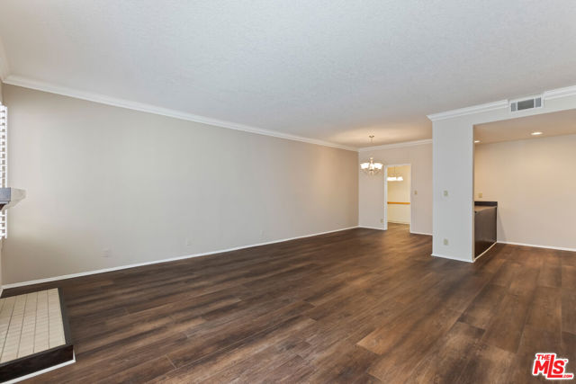 4641 Fulton Avenue, Sherman Oaks CA: https://media.crmls.org/mediaz/0064e8d5-0f02-46e7-b120-75f44325e231.jpg