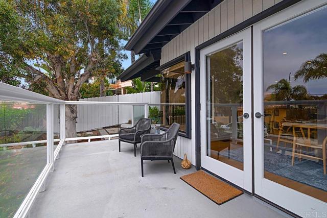 2127 Heather Ln, Del Mar CA: https://media.crmls.org/mediaz/0064ffc7-16a5-437e-b656-335a31f96a4c.jpg
