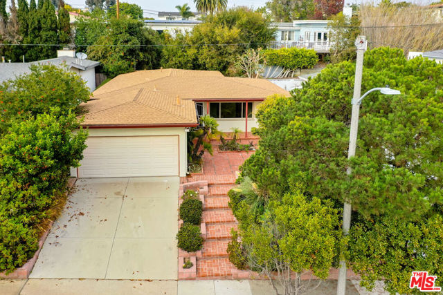 1337 CURTIS Avenue, Manhattan Beach, California 90266, 5 Bedrooms Bedrooms, ,2 BathroomsBathrooms,Residential,Sold,CURTIS,22132619