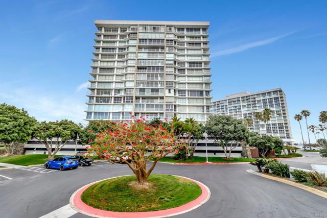 1820 Avenida del Mundo, Coronado CA: https://media.crmls.org/mediaz/0065d146-9663-4c0c-aac7-c3d0b63acc38.jpg