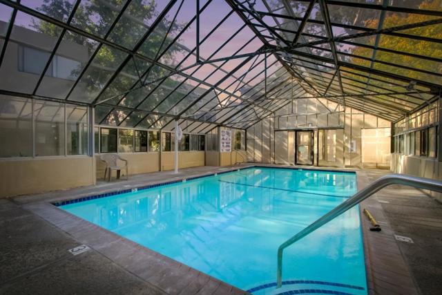 1919 Alameda De Las Pulgas, San Mateo CA: https://media.crmls.org/mediaz/0066402a-c8d5-44eb-98cc-15fc9e1d5b74.jpg