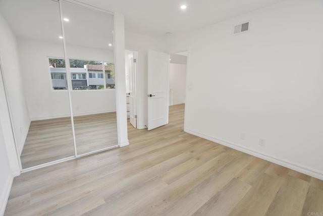 En-suite bedroom to bathroom. Mirrored closets with built-ins. Great natural light.