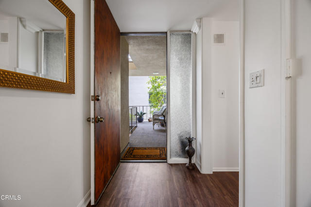 380 S Orange Grove Boulevard, Pasadena CA: https://media.crmls.org/mediaz/0066d89c-0bec-4459-8f9f-6e977e4fb209.jpg