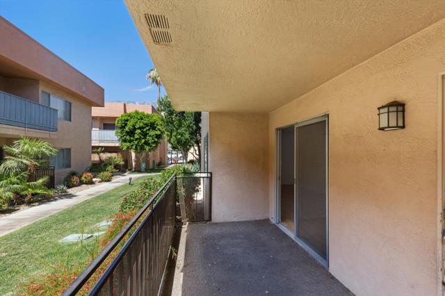 400 N Sunrise Way, Palm Springs CA: https://media.crmls.org/mediaz/0066ec10-332f-4921-b14e-1427e6a42743.jpg
