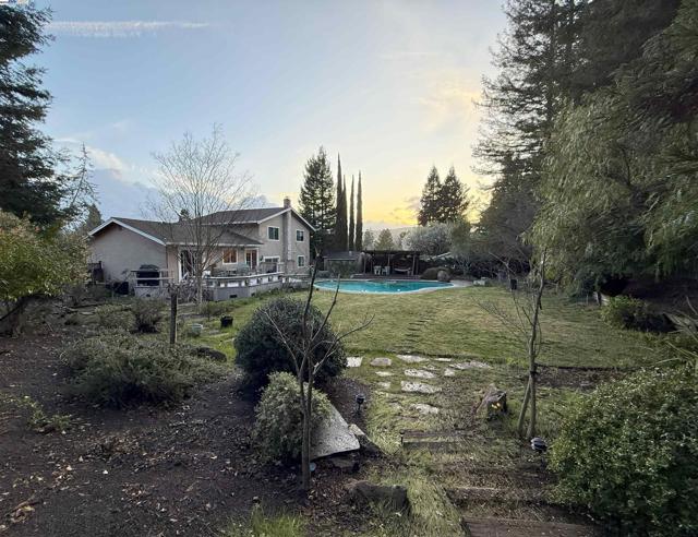 351 Castenada Ct, Danville CA: https://media.crmls.org/mediaz/006739a4-1844-49ec-98f4-c507fcc3a5db.jpg