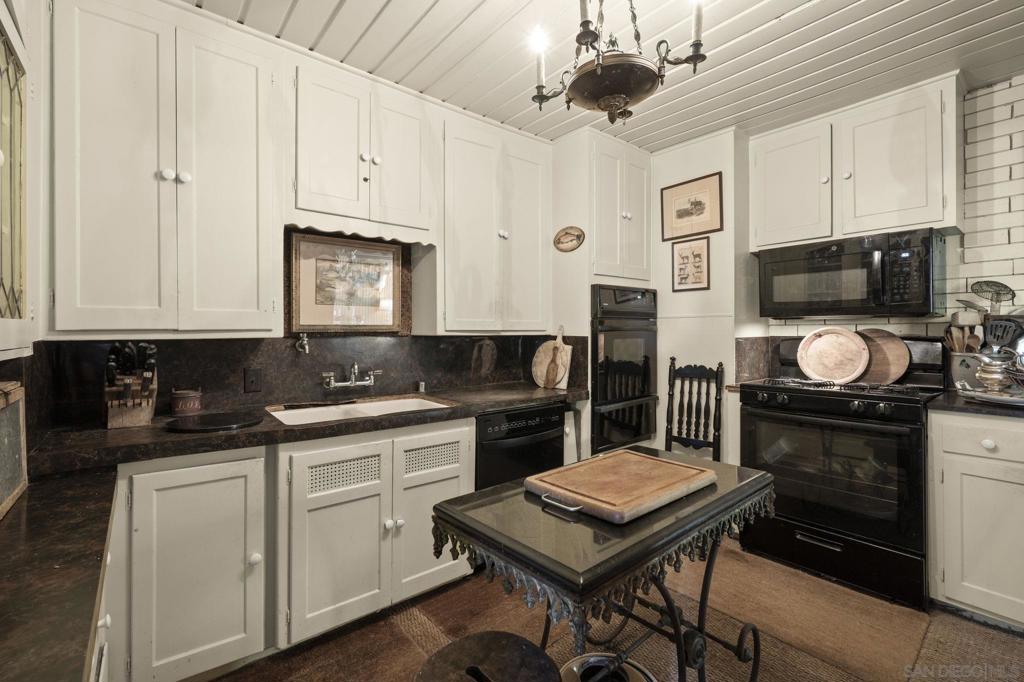 1570 Virginia Way - photo 16