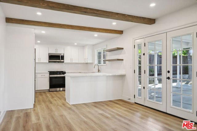 23681 Cavanaugh Road, Lake Forest CA: https://media.crmls.org/mediaz/006780ec-80db-4bce-b5bf-90f591d2044b.jpg