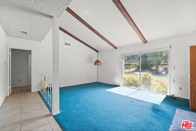 13926 Lakeside Street photo 4
