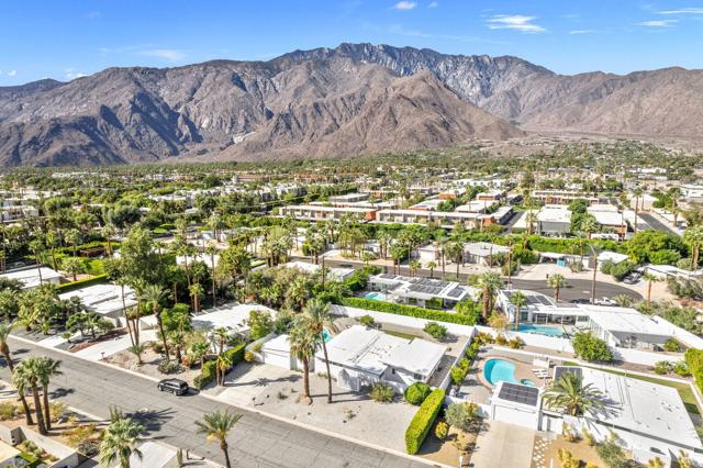2211 N Starr Road, Palm Springs CA: https://media.crmls.org/mediaz/0067cf3e-a94c-4086-9716-8f6fae69fa04.jpg