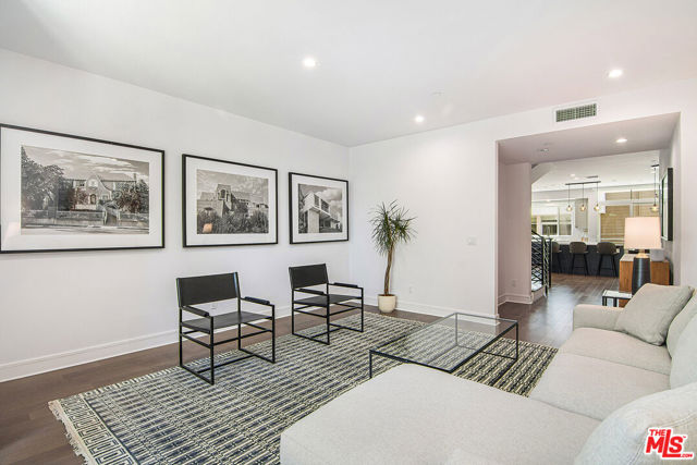 1400 N Fuller Avenue, Los Angeles CA: https://media.crmls.org/mediaz/0068187c-b5ed-4c45-982f-2b3a3012b953.jpg