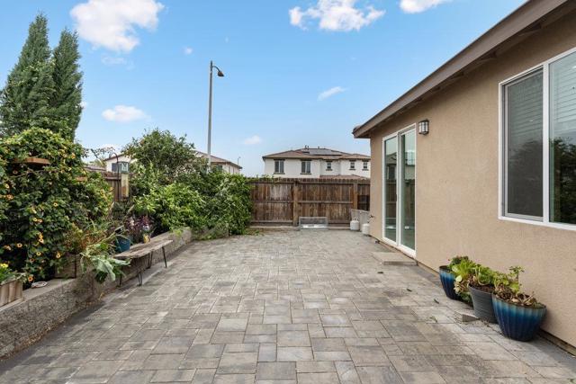 2141 Wildflower Drive, Hollister CA: https://media.crmls.org/mediaz/0068759c-6b95-4714-88a6-b52cd7672b9a.jpg