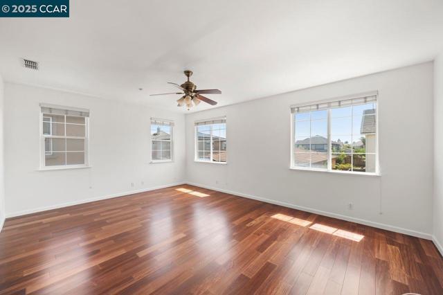35970 Green Street, Union City CA: https://media.crmls.org/mediaz/00687cf9-04bc-4f2e-aee4-ee9d72ced96f.jpg