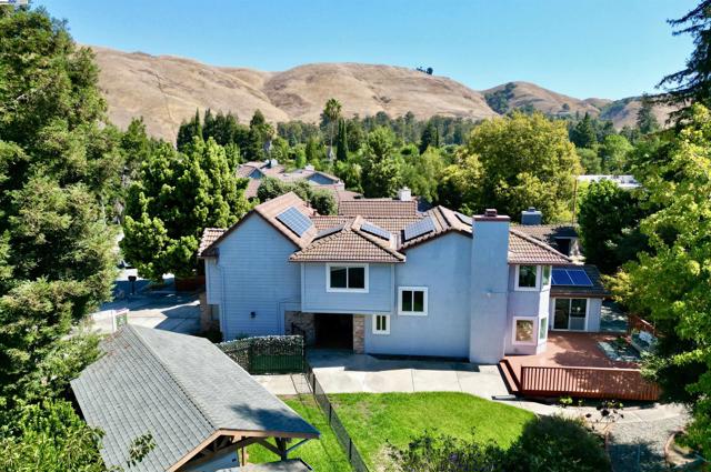 39478 Zacate Ave, Fremont CA: https://media.crmls.org/mediaz/00688ffc-b3b0-431c-b098-e1dfec79319c.jpg