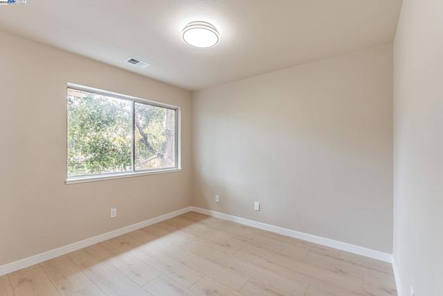 19723 Redwood Rd, Castro Valley CA: https://media.crmls.org/mediaz/006936c8-54f0-4f39-bd66-cff12e3733f3.jpg
