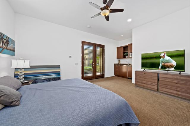 15 Buena Vista Court, Rancho Mirage CA: https://media.crmls.org/mediaz/006943ec-0ebb-4709-959b-00ef3ce61f62.jpg
