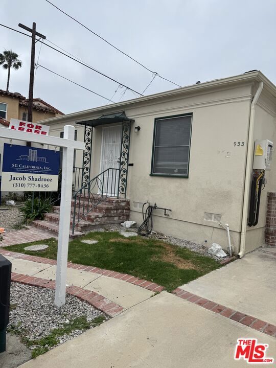 931 S Sherbourne Drive, Los Angeles CA: https://media.crmls.org/mediaz/0069eb92-a5d7-456b-9c46-be9a92d01d7e.jpg