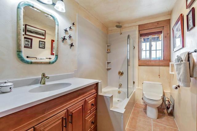 18 Asoleado Drive, Carmel Valley CA: https://media.crmls.org/mediaz/006a8e1a-f3ce-4cd9-bfd4-f27bd71a89f6.jpg