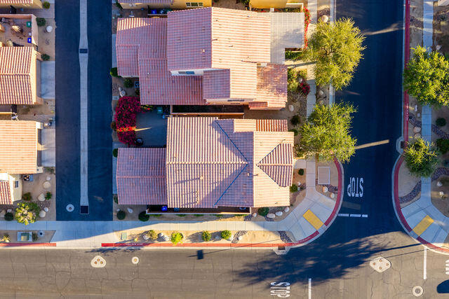 551 Via De La Paz, Palm Desert CA: https://media.crmls.org/mediaz/006a94c8-0945-4466-9ffa-c863cd5d95dd.jpg