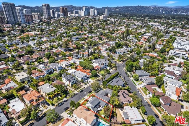 10574 Holman Avenue, Los Angeles CA: https://media.crmls.org/mediaz/006acac3-8e8c-4e1d-8a3f-4c940ca830b9.jpg