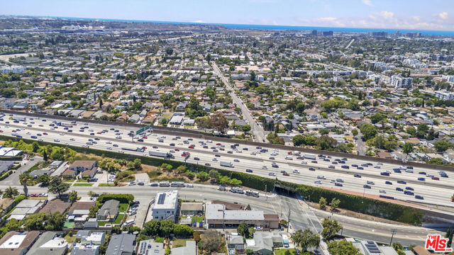 4600 Sawtelle Boulevard, Los Angeles CA: https://media.crmls.org/mediaz/006ba5c1-a35c-4f9d-9a5e-ce0f691d5283.jpg