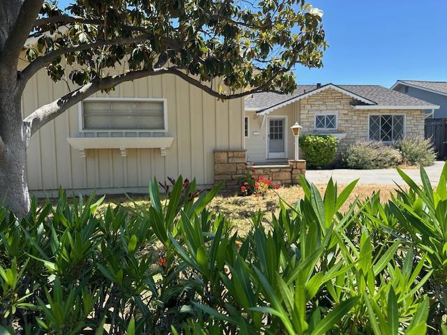 1970 Assunta Way, San Jose CA: https://media.crmls.org/mediaz/006c92a6-28b6-409d-bd34-550884e73a7c.jpg