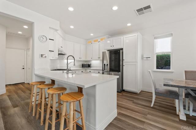 Detail Gallery Image 15 of 60 For 2785 Bear Valley Rd., Chula Vista,  CA 91915 - 4 Beds | 2/1 Baths