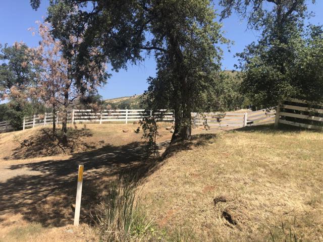 8260 Hunters Valley Road, Mariposa CA: https://media.crmls.org/mediaz/006caf95-7c8d-410e-bbda-bdb338e9c36d.jpg