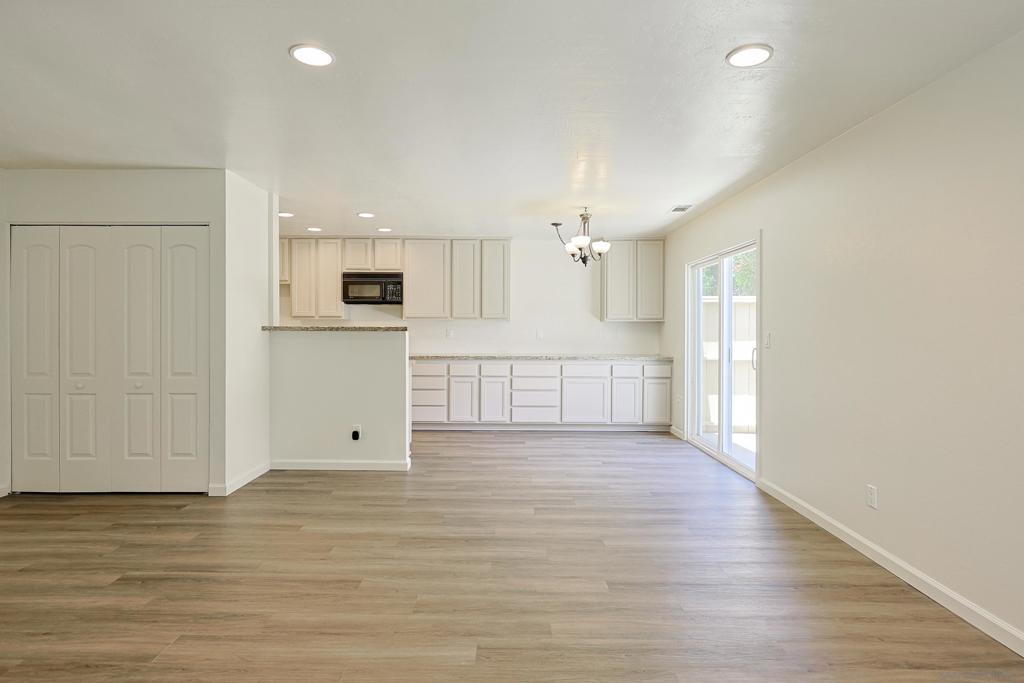 MLS #250032603SD image #9