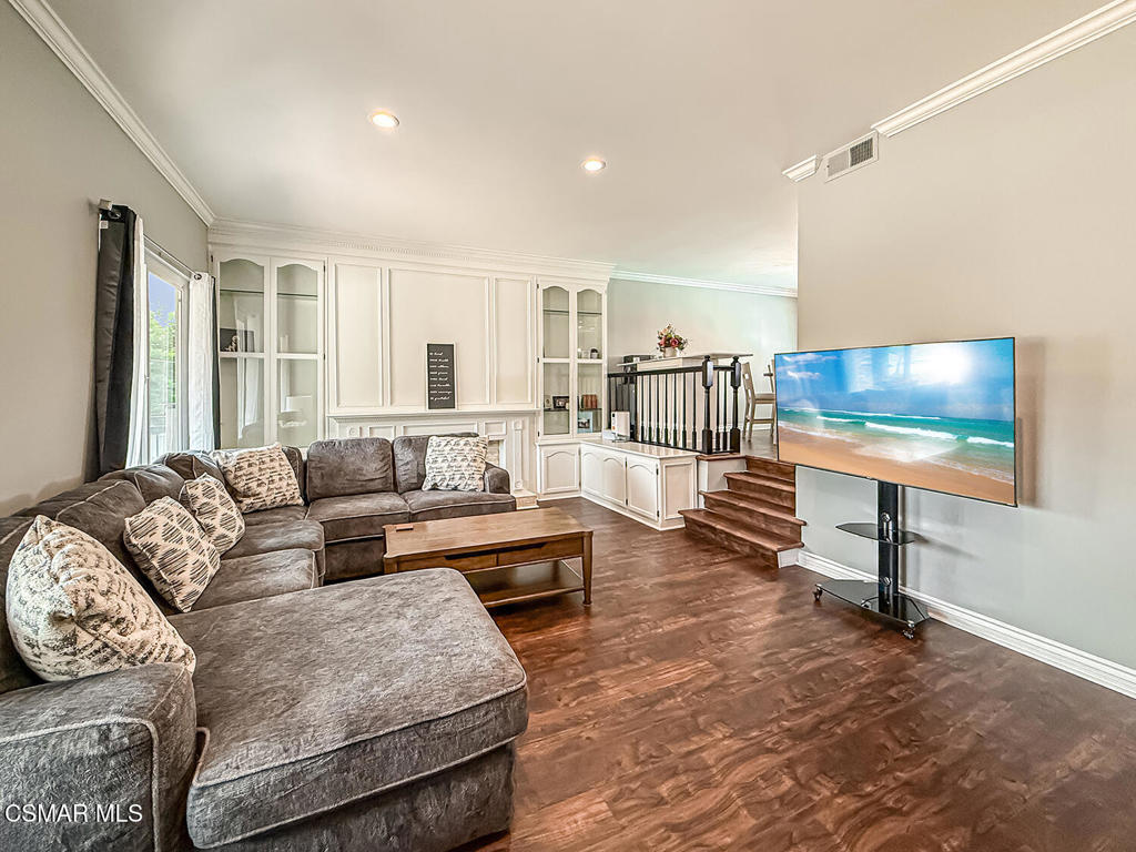 MLS #225003998 img 5